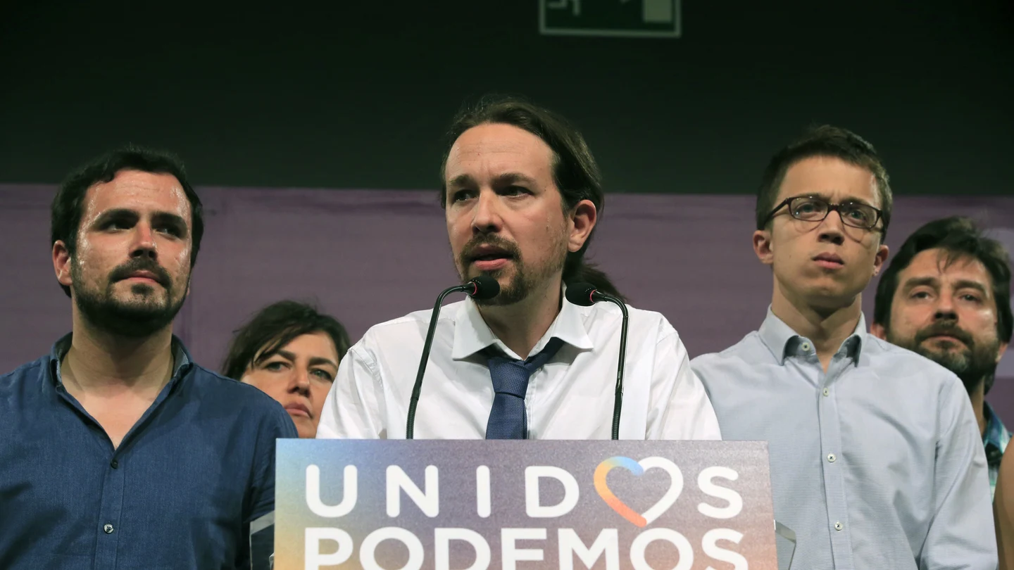 Pablo Iglesias junto a Garzón y Errejón Pablo Iglesias junto a Garzón y Errejón