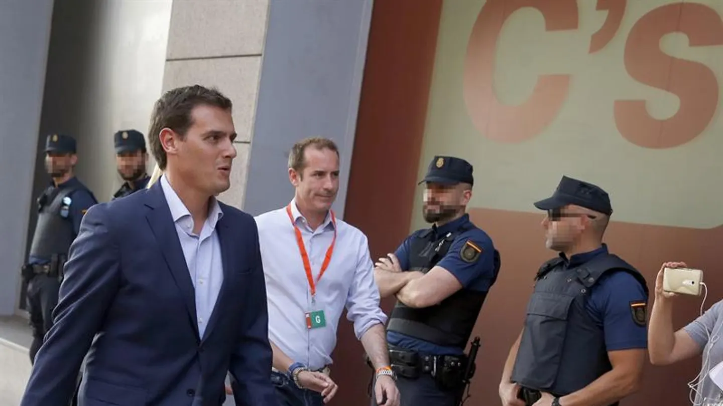 El líder de Ciudadanos, Albert Rivera, a su llegada a la sede de Ciudadanos El líder de Ciudadanos, Albert Rivera, a su llegada a la sede de Ciudadanos