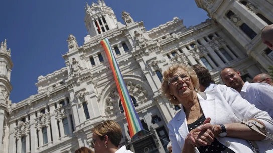 Bandera del arcoiris en Cibeles Bandera del arcoiris en Cibeles