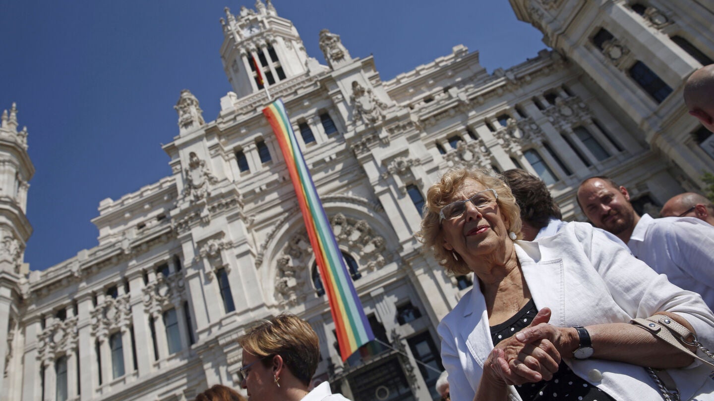 Bandera del arcoiris en Cibeles