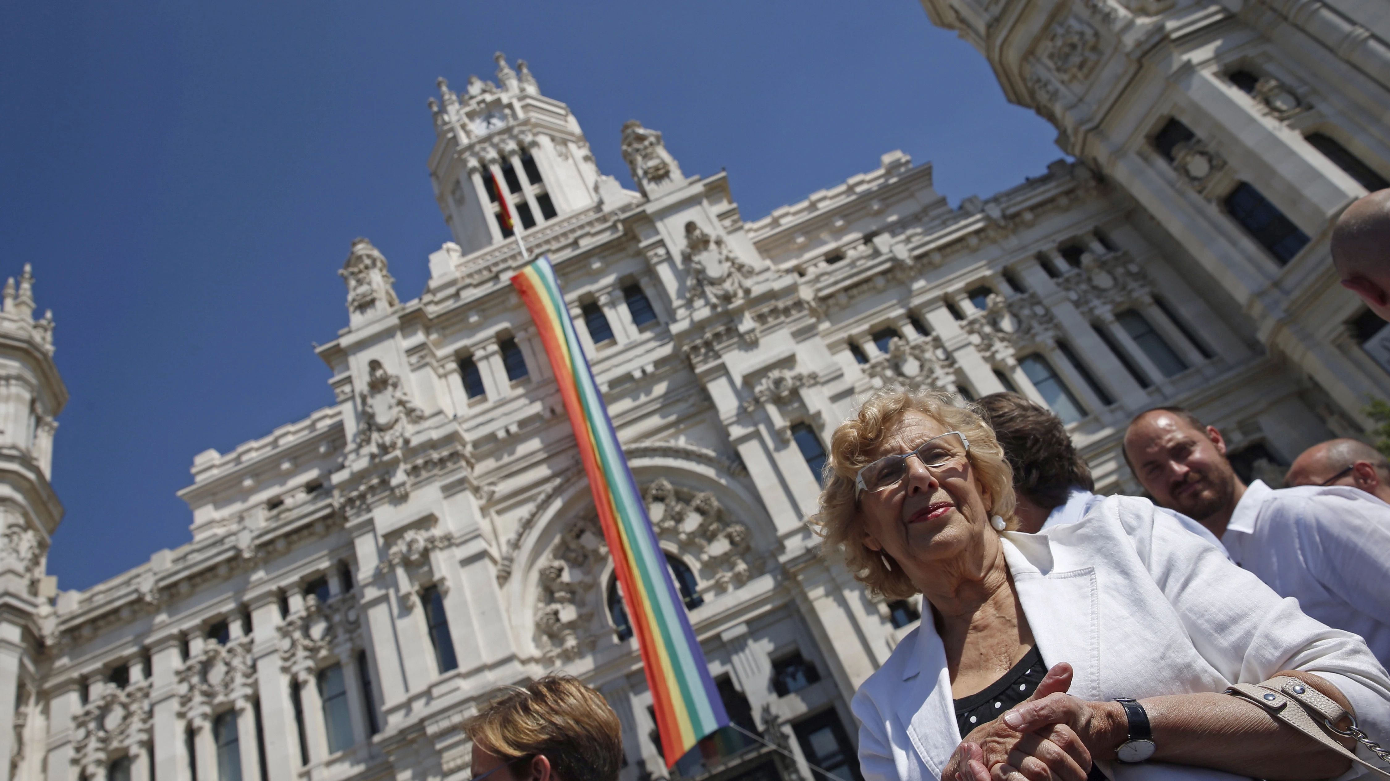 Bandera del arcoiris en Cibeles Bandera del arcoiris en Cibeles