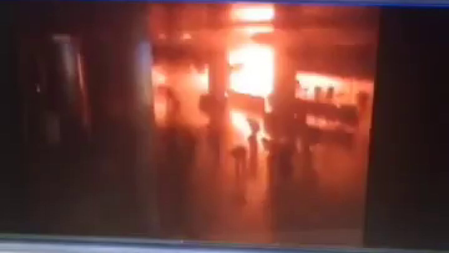Primeras im&aacute;genes del atentado en el aeropuerto de Estambul