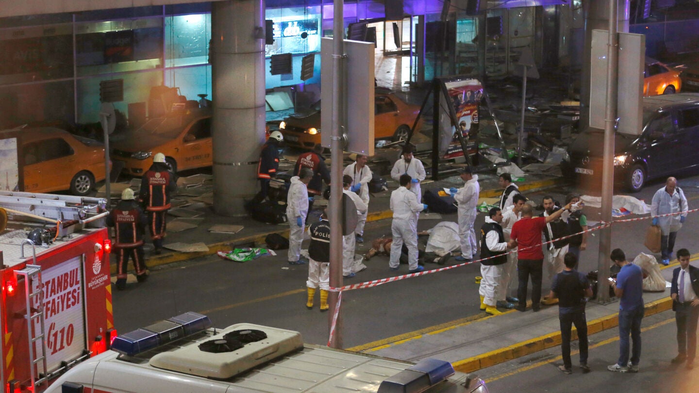 Atentado en el aeropuerto de Estambul