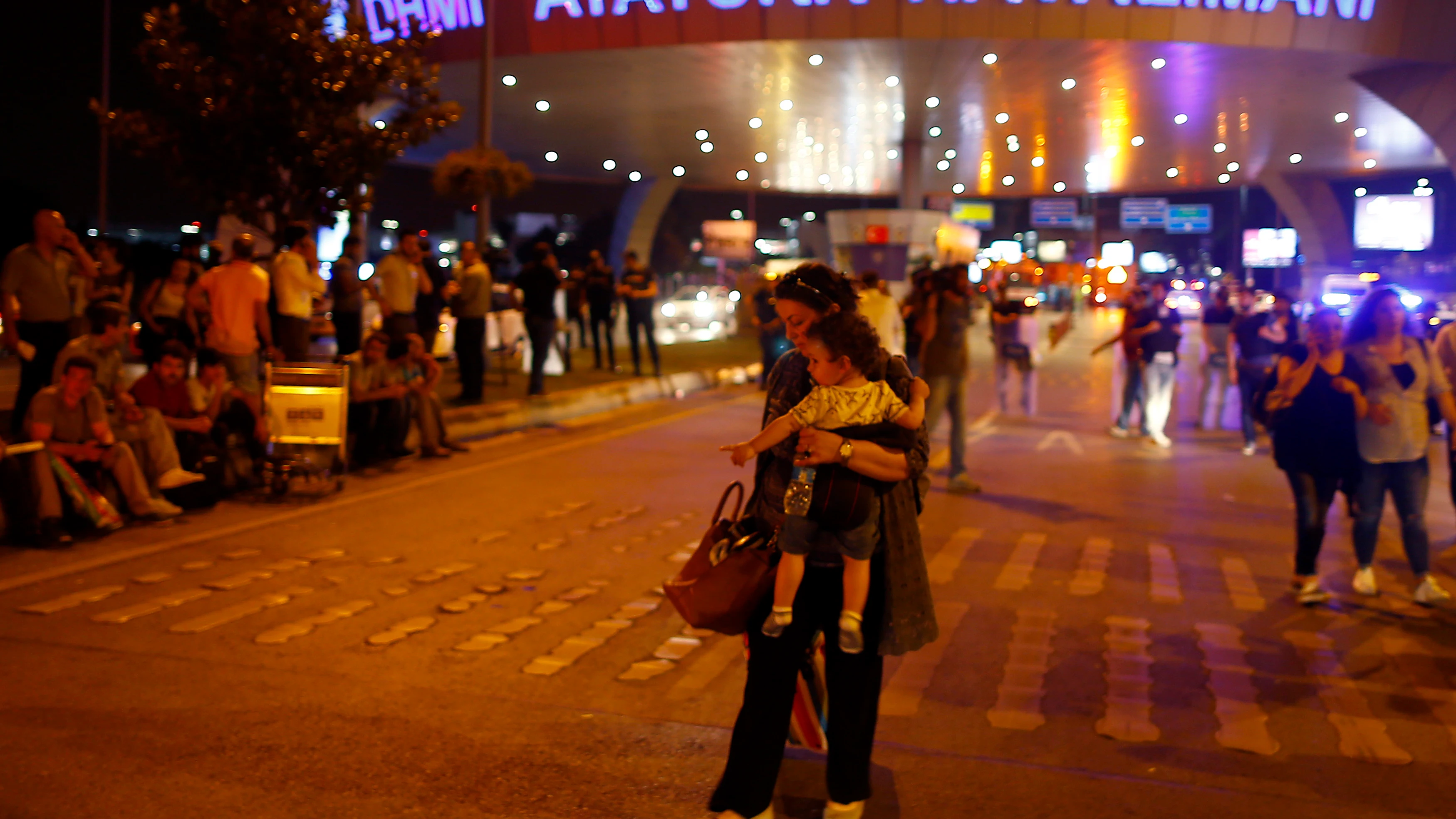 Atentado en el principal aeropuerto de Estambul