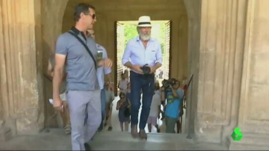 Frame 1.354282 de: Harrison Ford y Calista Flockhart visitan La Alhambra durante sus vacaciones en Espa&ntilde;a