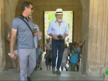 Frame 1.354282 de: Harrison Ford y Calista Flockhart visitan La Alhambra durante sus vacaciones en España Frame 1.354282 de: Harrison Ford y Calista Flockhart visitan La Alhambra durante sus vacaciones en España