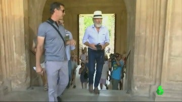 Frame 1.354282 de: Harrison Ford y Calista Flockhart visitan La Alhambra durante sus vacaciones en España