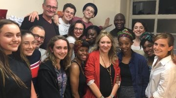 Emma Watson junto al reparto de la obra de teatro `Harry Potter y el niño maldito´