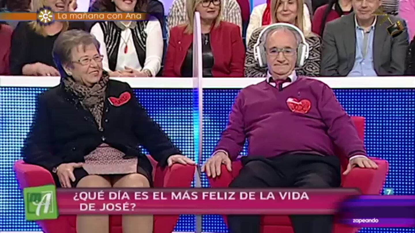 Frame 22.294159 de: El 'abuelo cantar&iacute;n' que interrumpe un programa de amor al ritmo de 'Mar&iacute;a Isabel' de Los Payos