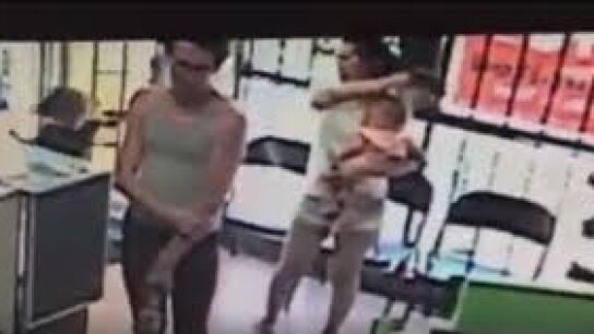 Una madre salva a su hija de ser secuestrada en EEUU