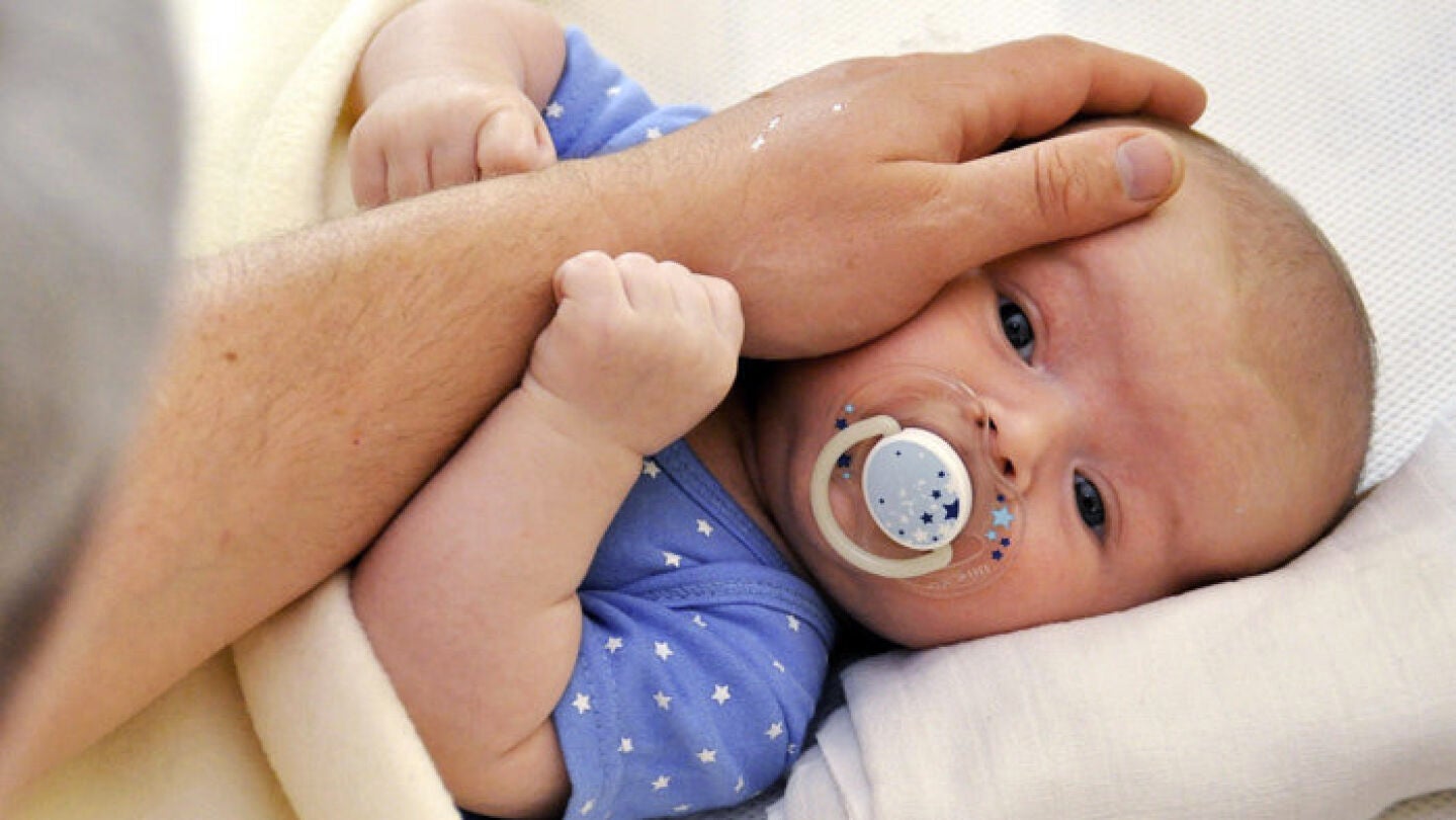 Beb&eacute; hospitalizado