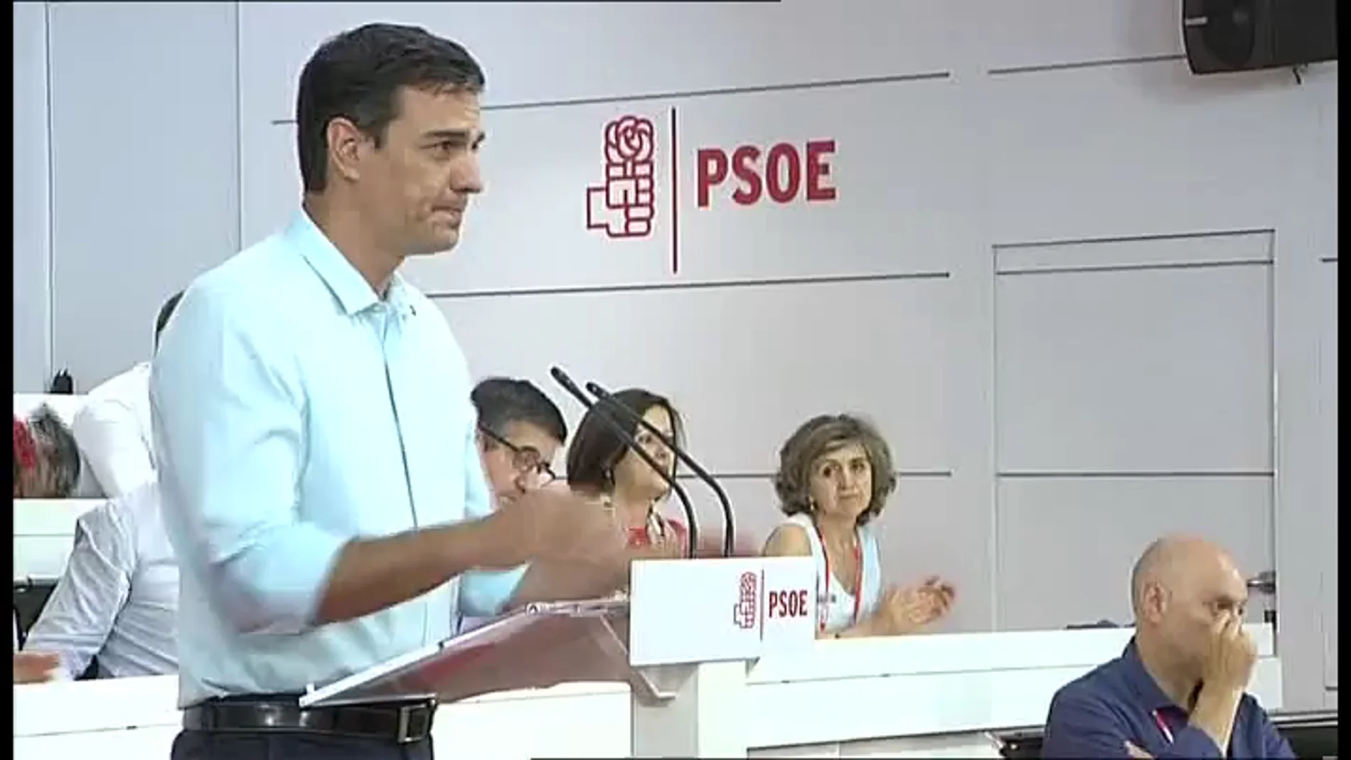 Frame 1.123616 de: Pedro Sánchez: "La obsesión de Iglesias por el 'sorpasso' sólo ha tenido el triunfo de Mariano Rajoy"