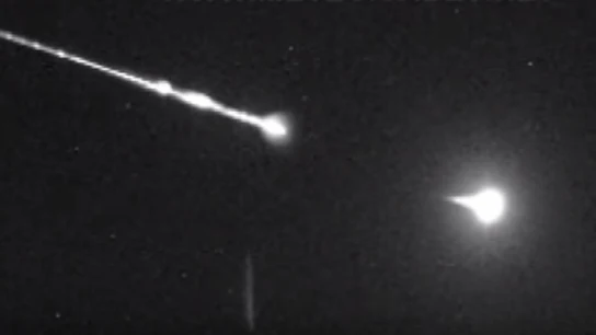 Una bola de fuego atraviesa el país a 95.000 kilómetros por hora Una bola de fuego atraviesa el país a 95.000 kilómetros por hora