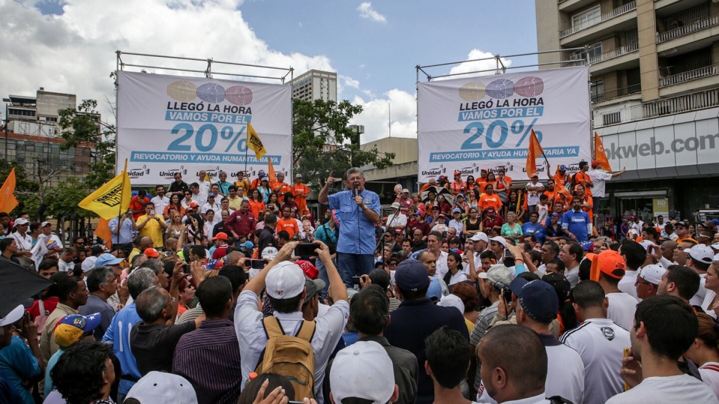 La oposici&oacute;n venezolana dialogar&aacute; con "quien sea" si se respetan las condiciones 