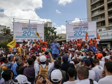 La oposición venezolana dialogará con "quien sea" si se respetan las condiciones La oposición venezolana dialogará con "quien sea" si se respetan las condiciones