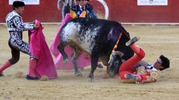 Momento de la cogida mortal al torero Víctor Barrio