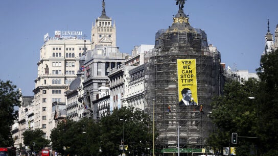 Pancarta colgada por Greenpeace en Madrid con motivo de la visita a Espa&ntilde;a de Barack Obama