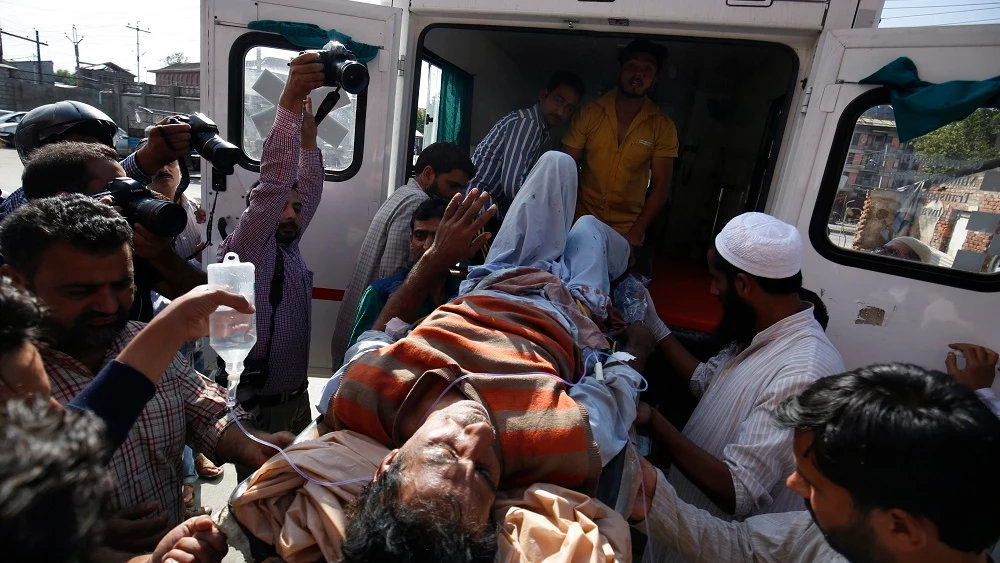 Veintiún muertos en protesta por el abatimiento de un terrorista en la Cachemira india Veintiún muertos en protesta por el abatimiento de un terrorista en la Cachemira india