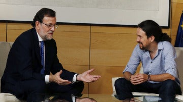 Mariano Rajoy y Pablo Iglesias en el Congreso en 2016