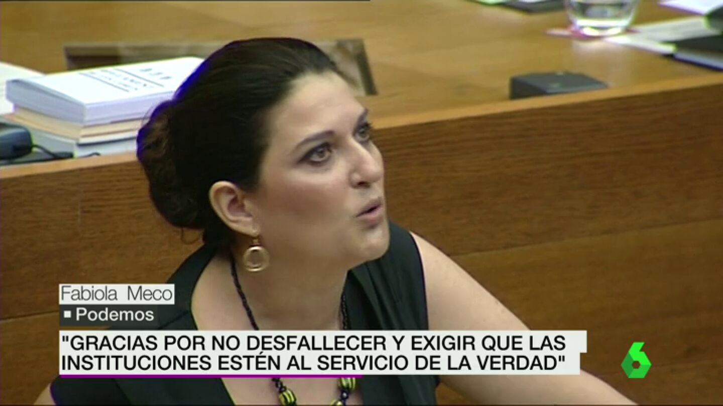 Frame 30.088606 de: L&aacute;grimas y emoci&oacute;n en el pleno de las Cortes Valencianas al recordar el accidente del metro de Valencia