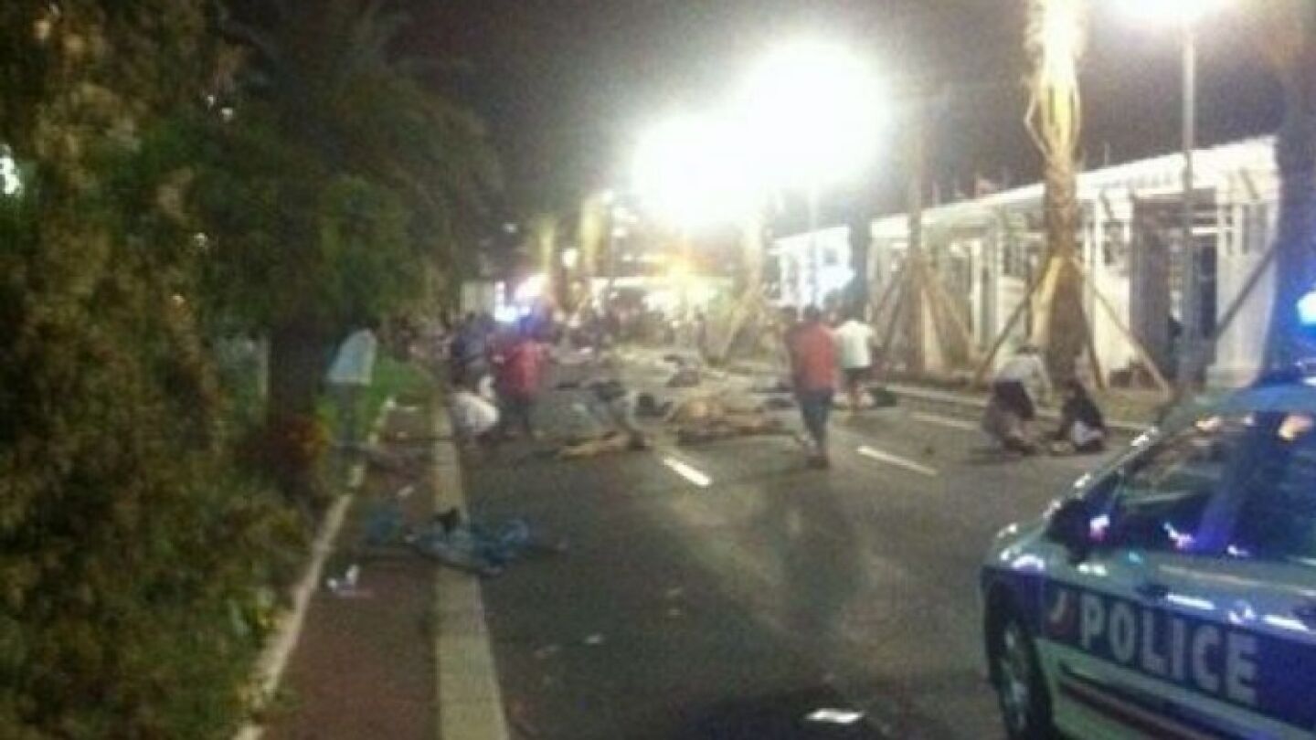 Decenas de muertos en Niza por el embiste de un cami&oacute;n