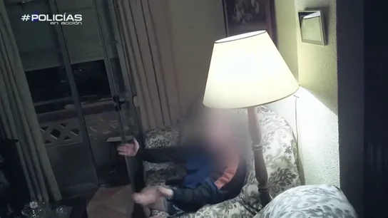 Frame 44.221774 de: Un vecino denuncia malos tratos: "Hoy le ha pegado, el próximo paso es lanzarla por la ventana" Frame 44.221774 de: Un vecino denuncia malos tratos: "Hoy le ha pegado, el próximo paso es lanzarla por la ventana"