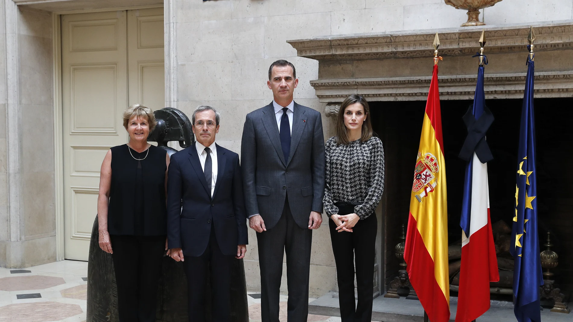 Los Reyes trasladan al embajador de Francia sus condolencias por el atentado