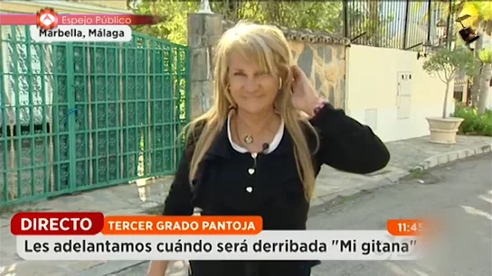 Frame 52.288855 de: Amparo, la reportera más 'dicharachera' de Espejo Público: "Mi pelo es natural, que mi peluquera me está viendo" Frame 52.288855 de: Amparo, la reportera más 'dicharachera' de Espejo Público: "Mi pelo es natural, que mi peluquera me está viendo"