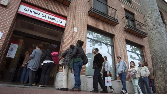 El empleo generado es temporal y precario El empleo generado es temporal y precario