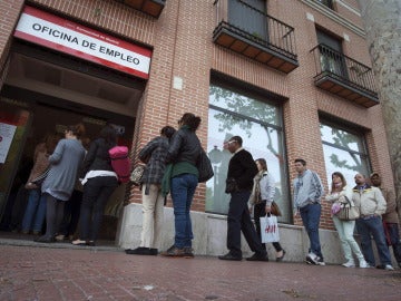 El empleo generado es temporal y precario El empleo generado es temporal y precario