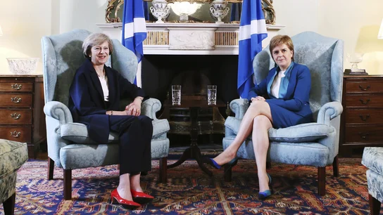 Theresa May, primera ministra británica, y la independentista Nicola Sturgeon Theresa May, primera ministra británica, y la independentista Nicola Sturgeon