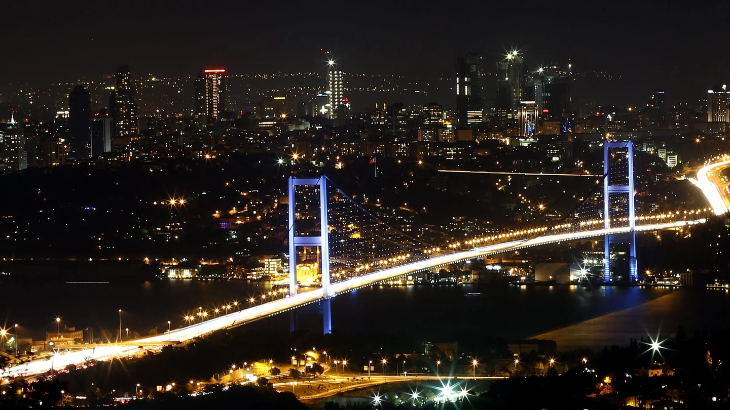 Imagen nocturna de Turquía durante el intento de golpe de Estado Imagen nocturna de Turquía durante el intento de golpe de Estado