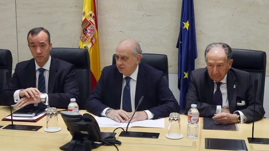 Jorge Fernández Díaz comparece tras celebrarse la mesa de valoración de amenaza terrorista. Jorge Fernández Díaz comparece tras celebrarse la mesa de valoración de amenaza terrorista.