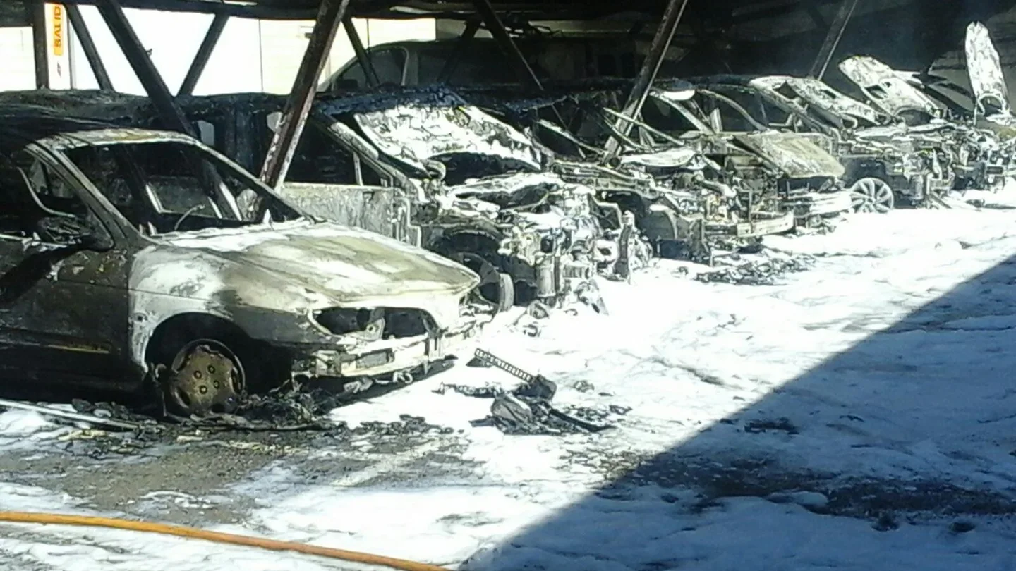 Coches del concesionario afectados Coches del concesionario afectados