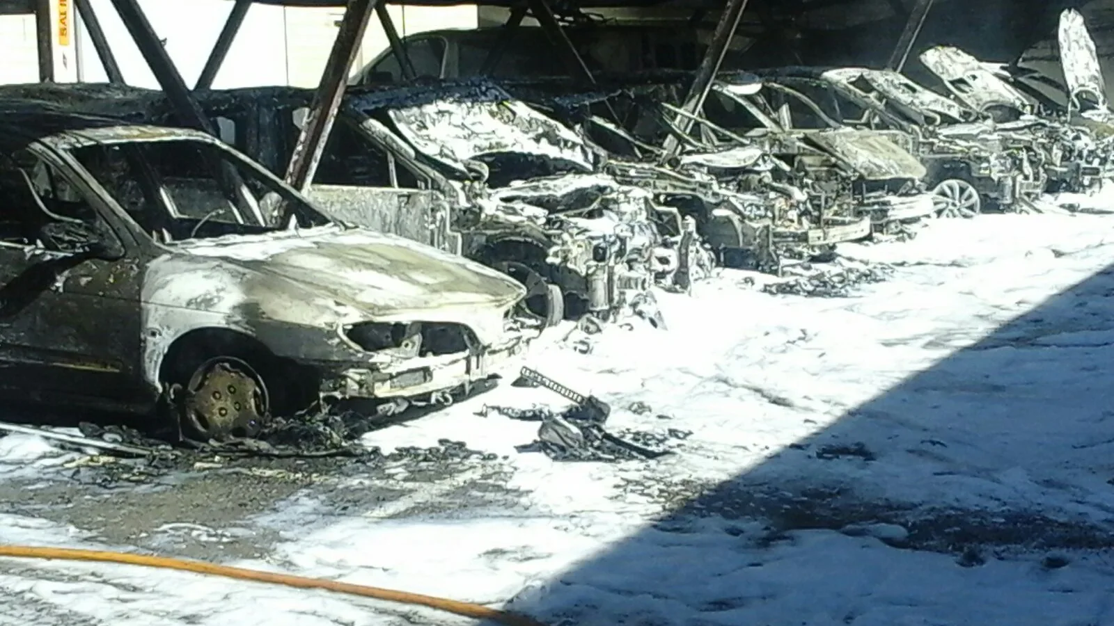 Coches del concesionario afectados