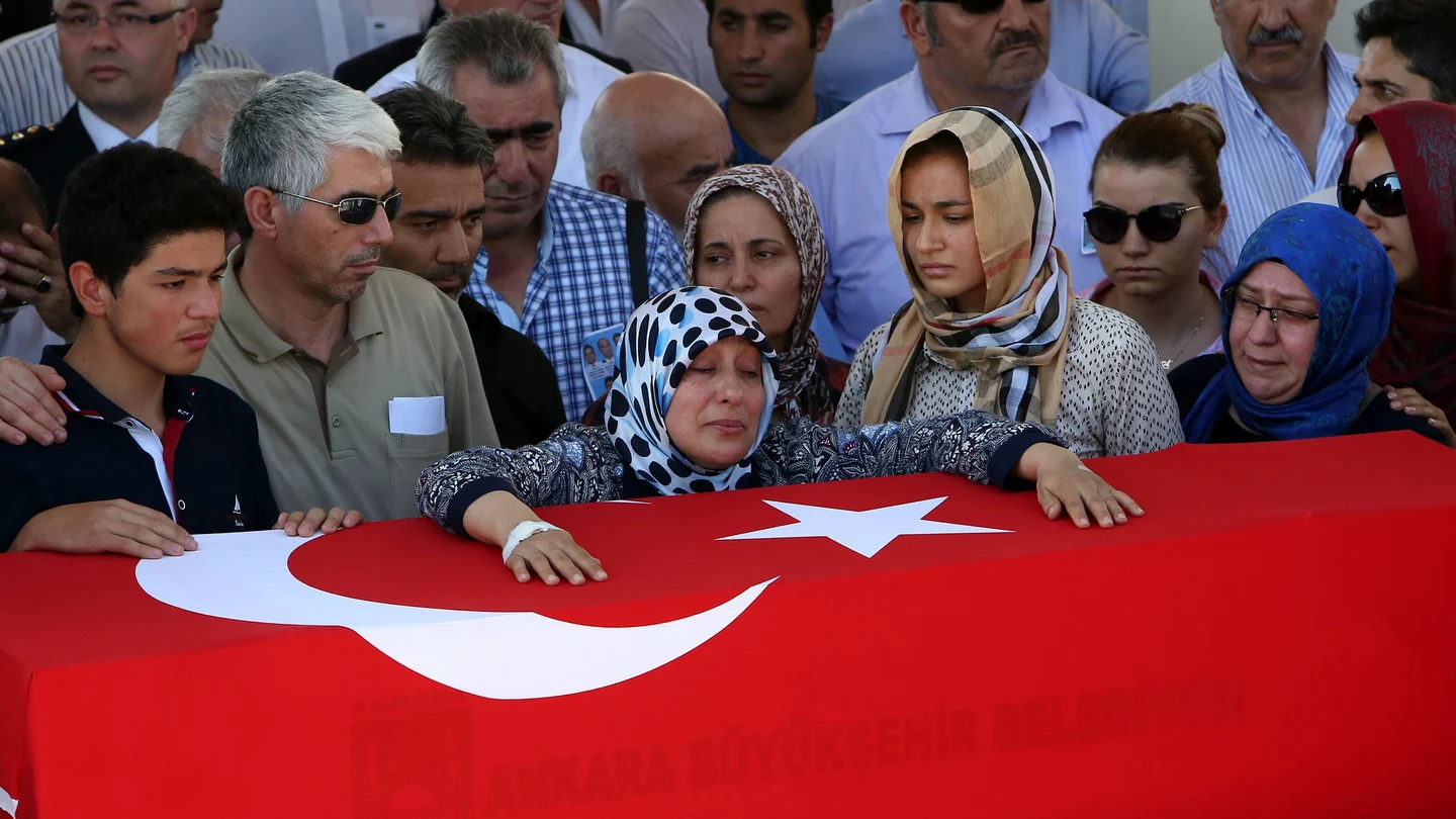 Entierros en Turquía tras el golpe de Estado Entierros en Turquía tras el golpe de Estado