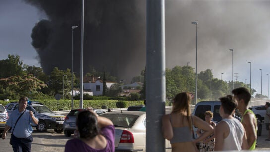 Incendio de la f&aacute;brica de Ybarra, en Dos Hermanas