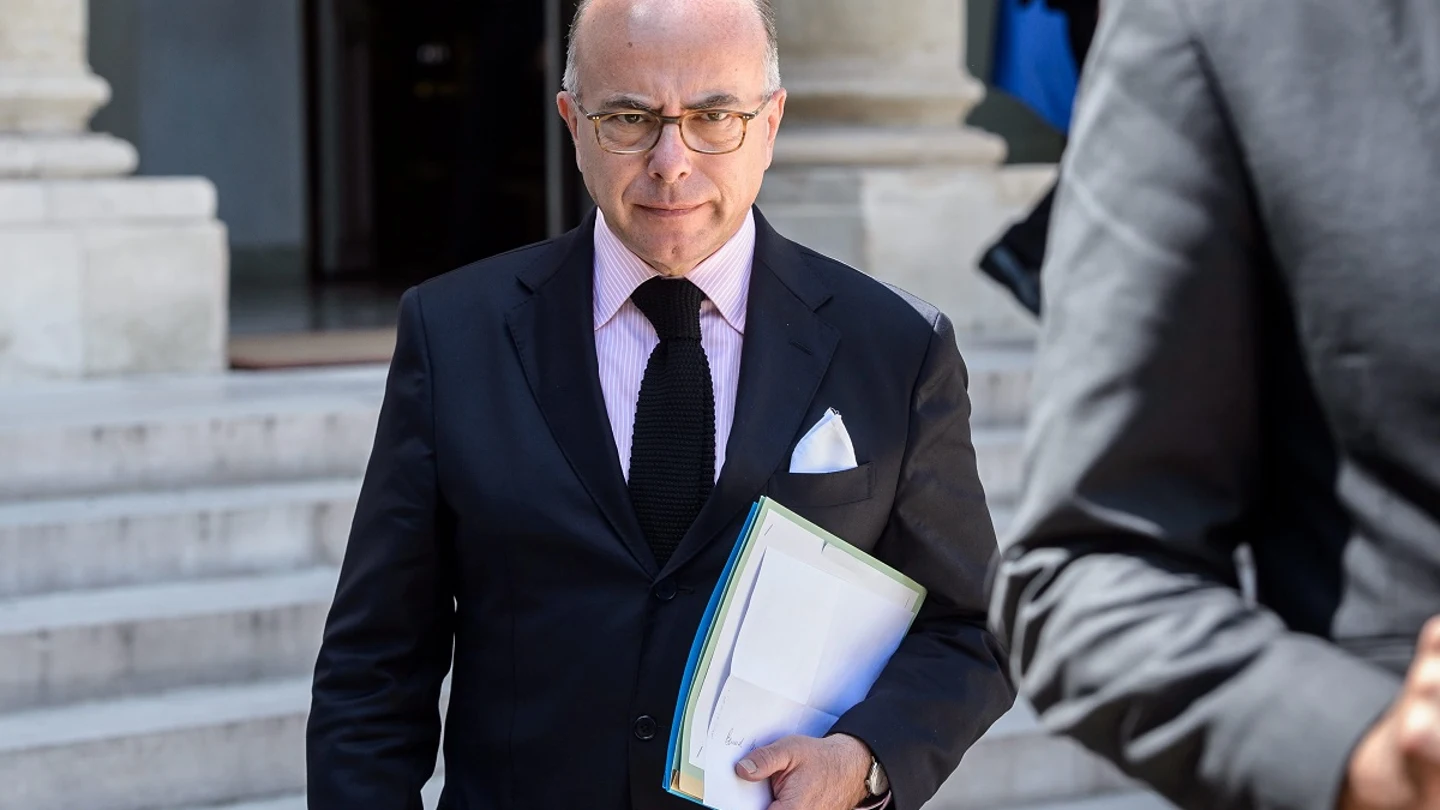 El ministro galo de Interior, Bernard Cazeneuve, llega al Elíseo. El ministro galo de Interior, Bernard Cazeneuve, llega al Elíseo.