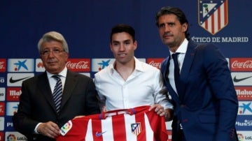 Nico Gaitán junto a Cerezo y Caminero