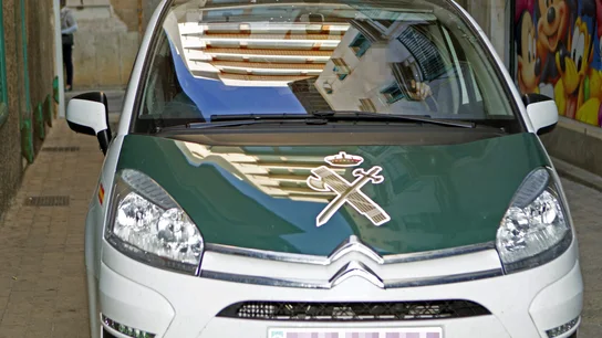 Vehículo de la Guardia Civil Vehículo de la Guardia Civil