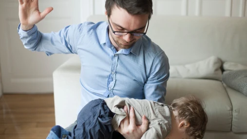 Francia se suma a los 49 países donde dar un azote a un niño está totalmente prohibido