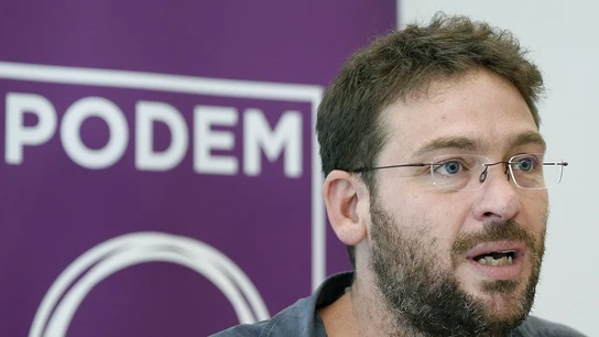 Albano Dante Fachin habla con los medios en una rueda de prensa Albano Dante Fachin habla con los medios en una rueda de prensa