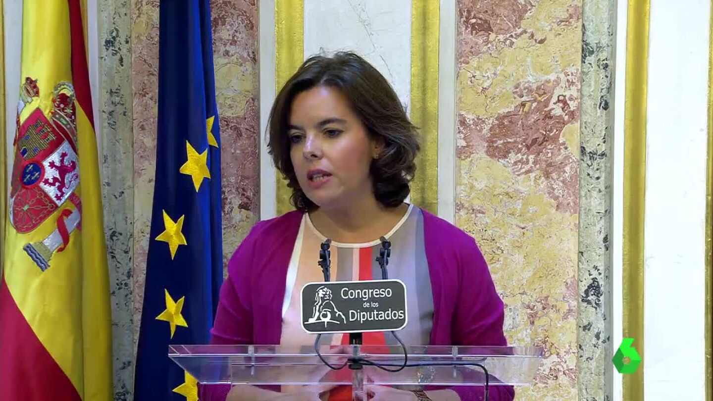 Soraya S&aacute;enz de Santamar&iacute;a ante los medios