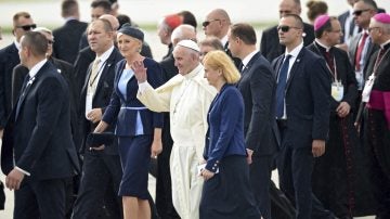 El papa Francisco, a su llegada a Cracovia por la Jornada Mundial de la Juventud