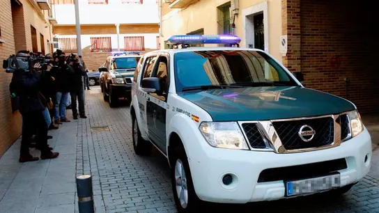 Un vehículo de la Guardia Civil traslada a un detenido en una de las últimas operaciones contra el yihadismo. Un vehículo de la Guardia Civil traslada a un detenido en una de las últimas operaciones contra el yihadismo