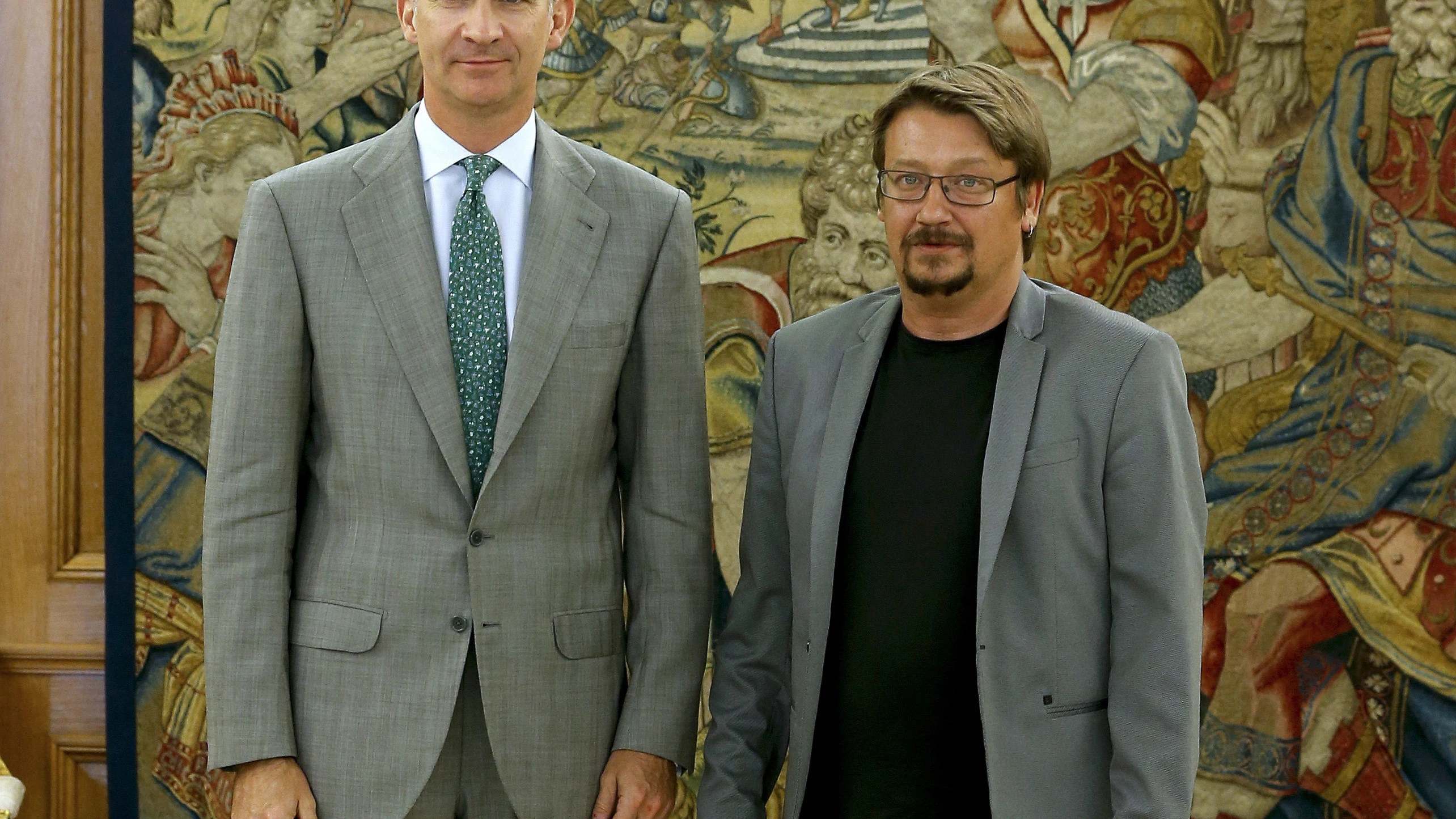 Xavier Domènech, de En Comú Podem, con el rey Felipe