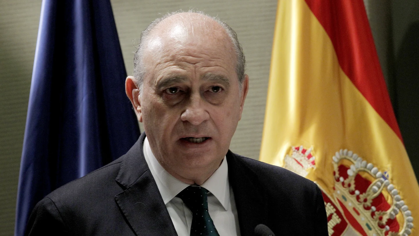 Fernández Díaz confirma que uno de los hermanos detenidos en Girona estaba apunto de ser combatiente o colaborador de Daes desde España Fernández Díaz confirma que uno de los hermanos detenidos en Girona estaba apunto de ser combatiente o colaborador de Daes desde España