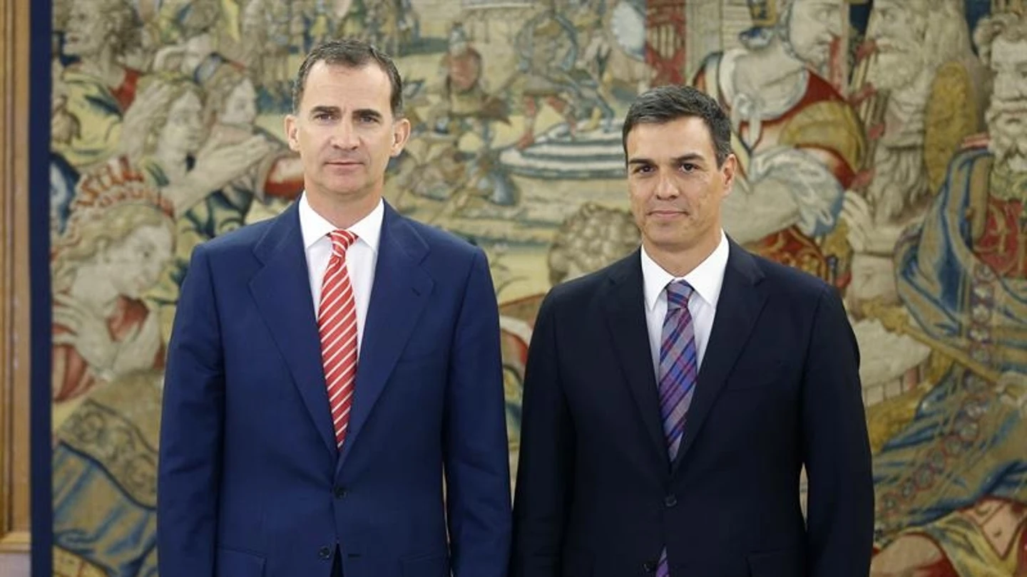 El Rey Feilpe VI con Pedro Sánchez El Rey Feilpe VI con Pedro Sánchez