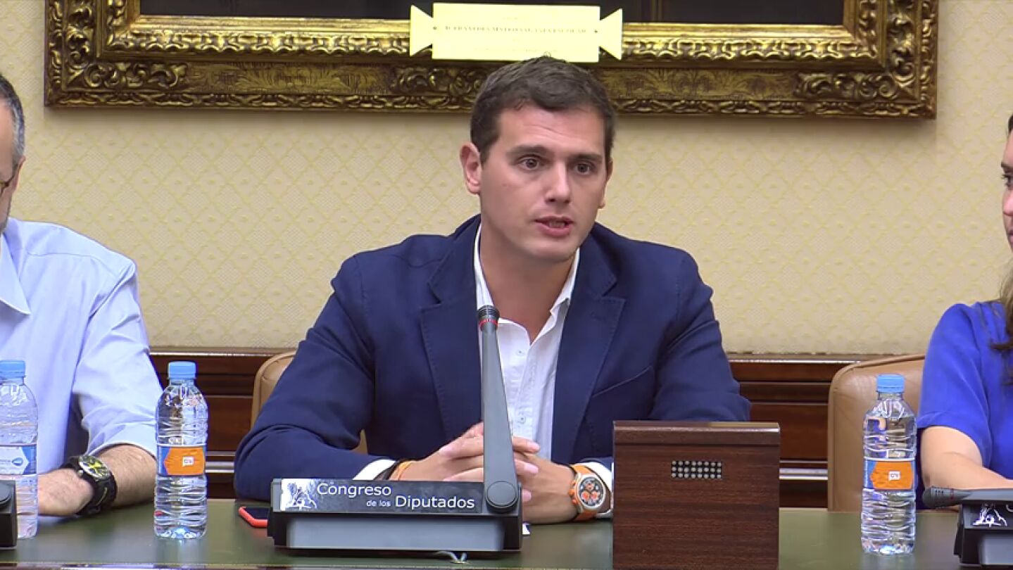Albert Rivera se dirige a Mariano Rajoy y Pedro S&aacute;nchez