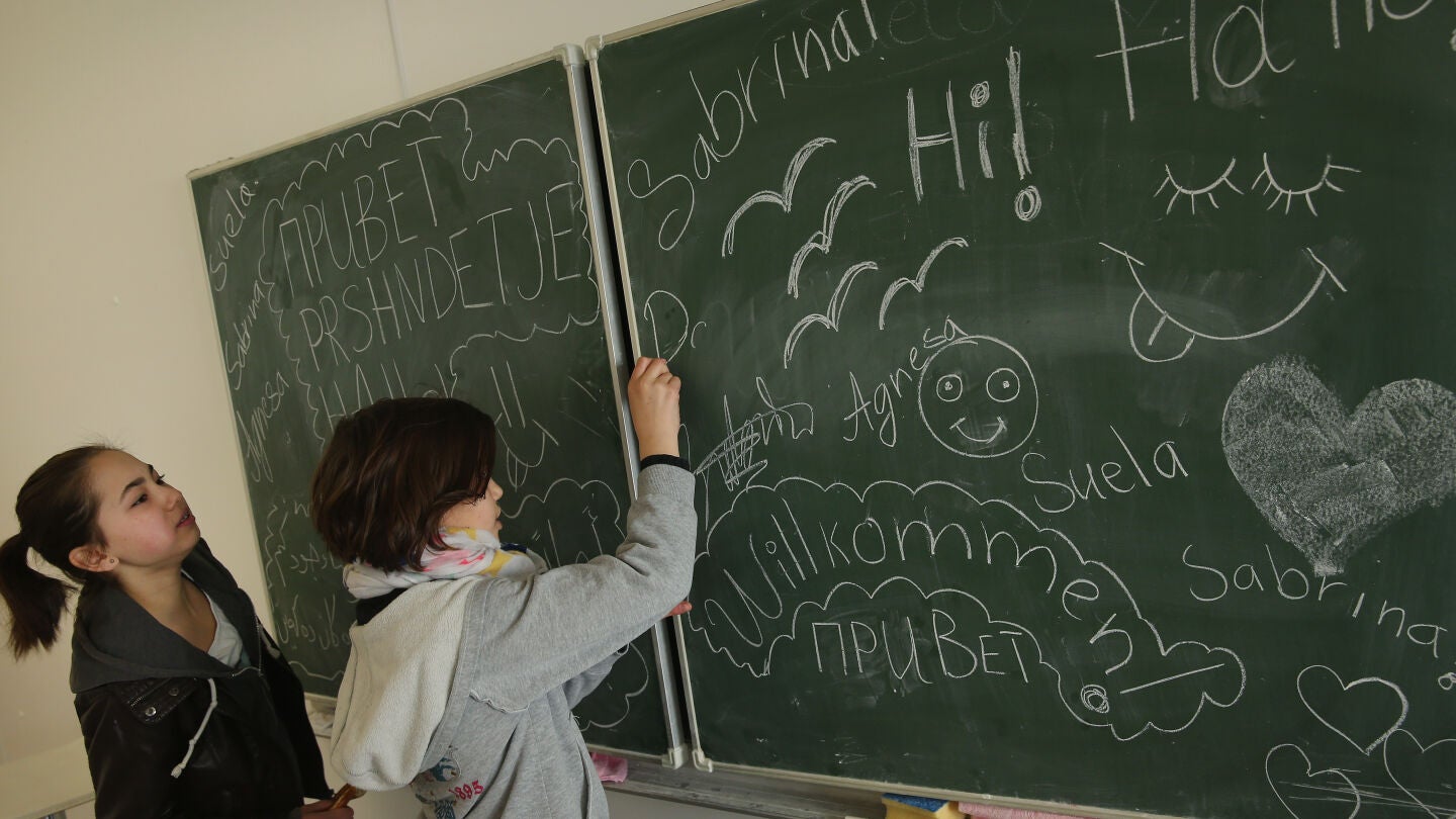 Colegios espa&ntilde;oles retiran las pizarras de tiza 